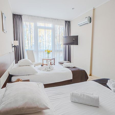 Holiday Beach Budapest Wellness Hotel With Sauna Park Екстериор снимка