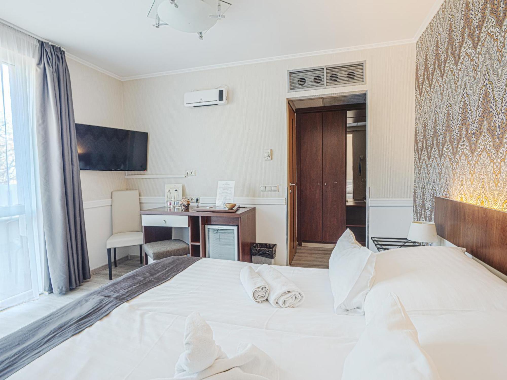 Holiday Beach Budapest Wellness Hotel With Sauna Park Екстериор снимка