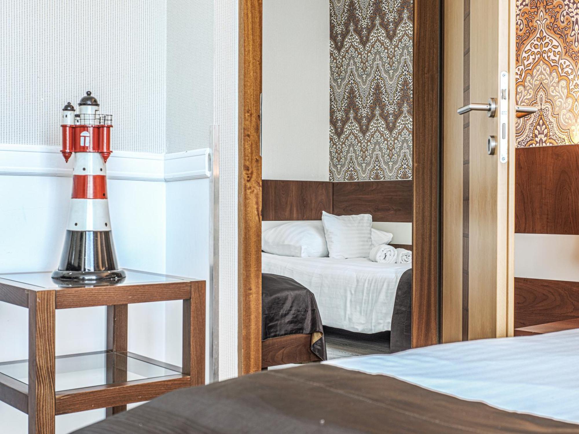 Holiday Beach Budapest Wellness Hotel With Sauna Park Екстериор снимка
