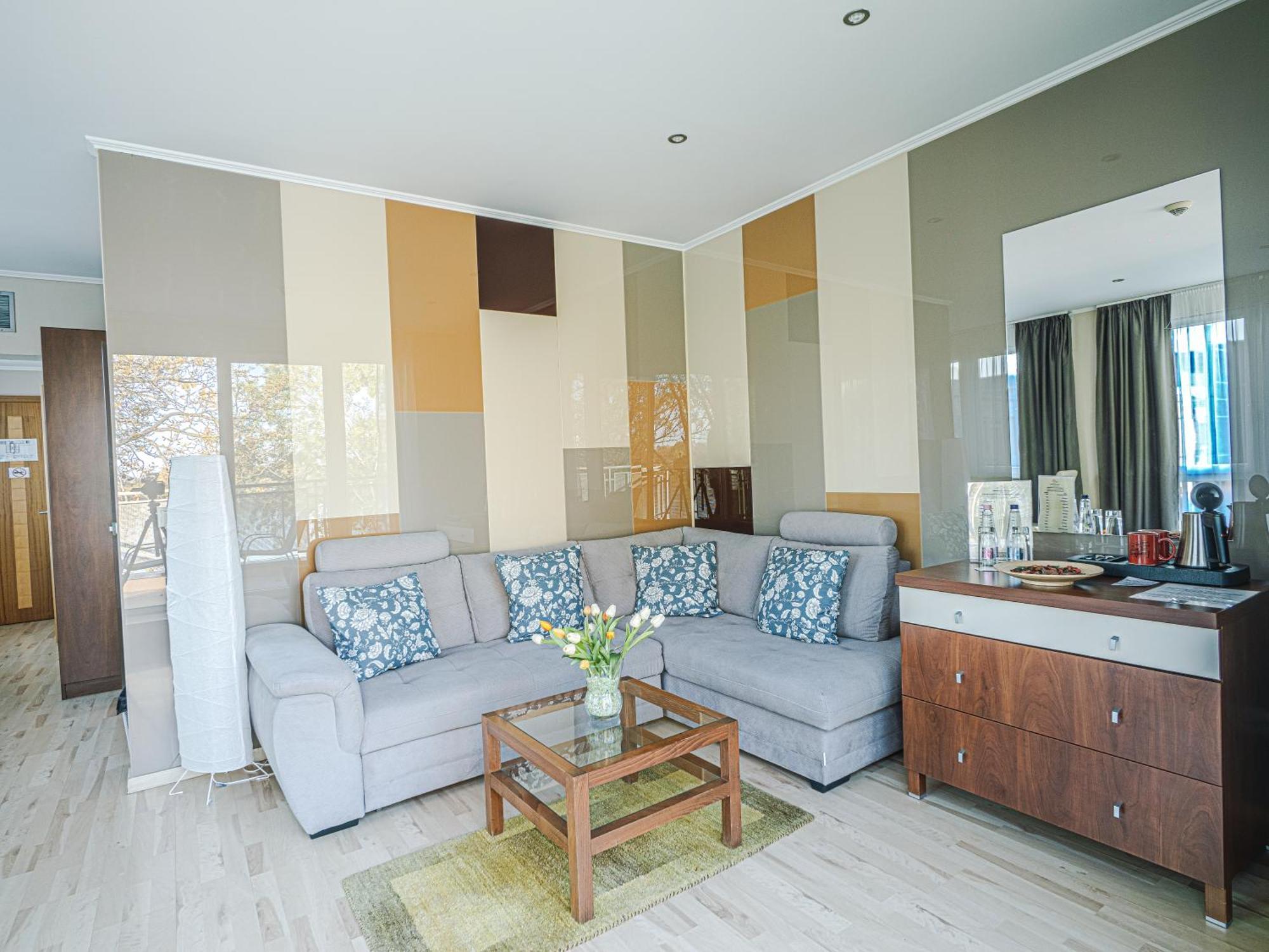 Holiday Beach Budapest Wellness Hotel With Sauna Park Екстериор снимка
