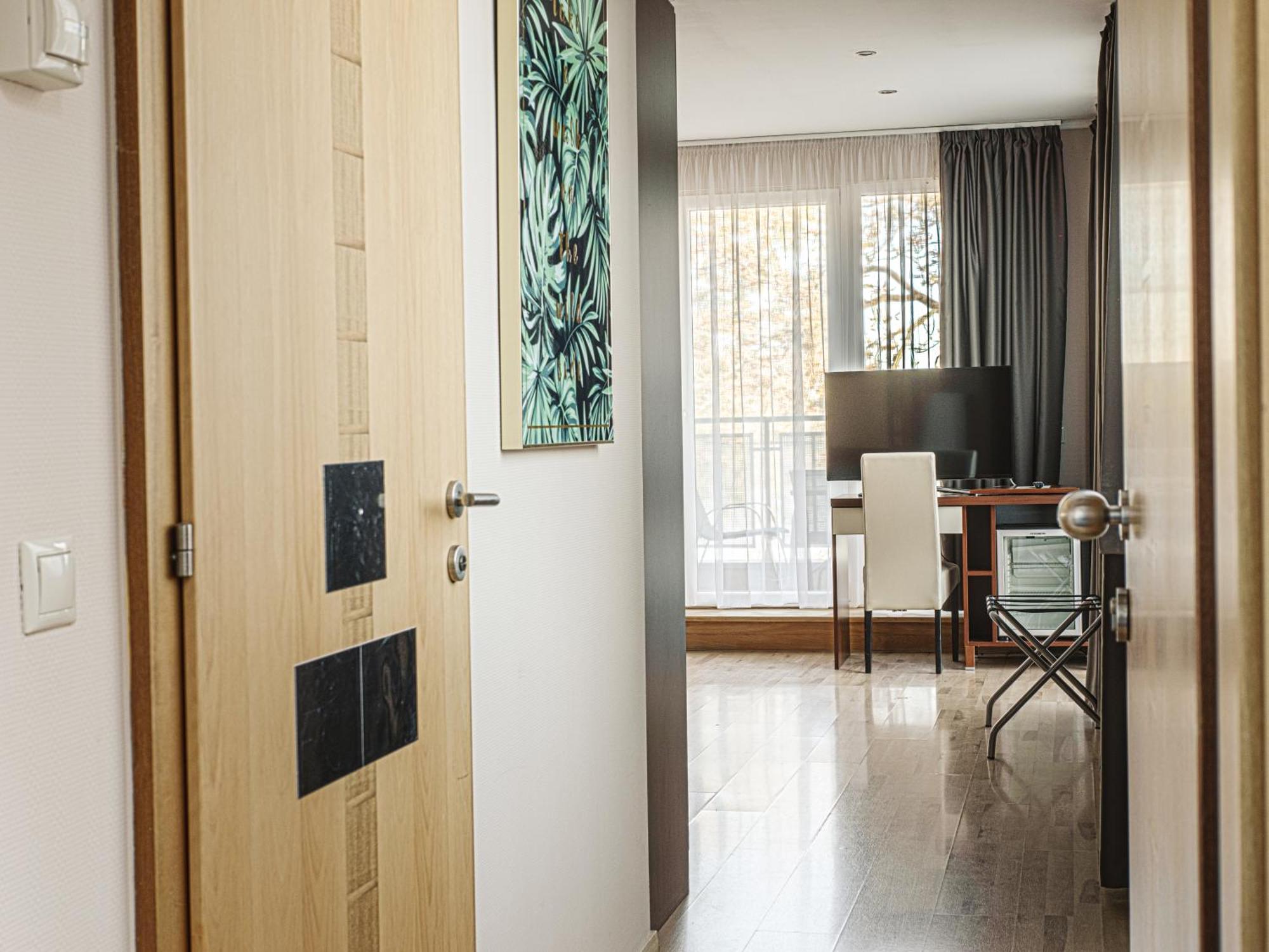 Holiday Beach Budapest Wellness Hotel With Sauna Park Екстериор снимка