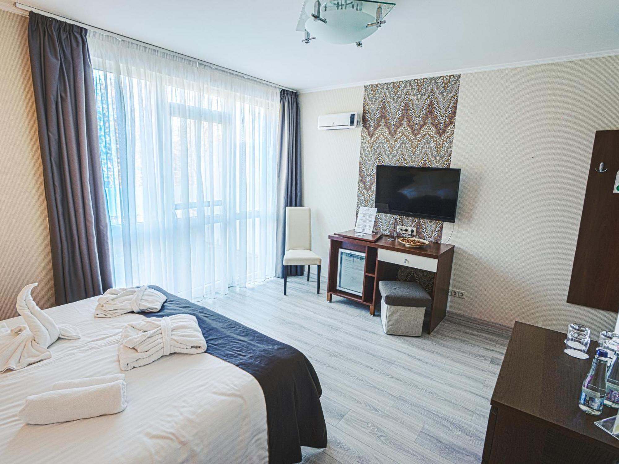 Holiday Beach Budapest Wellness Hotel With Sauna Park Екстериор снимка