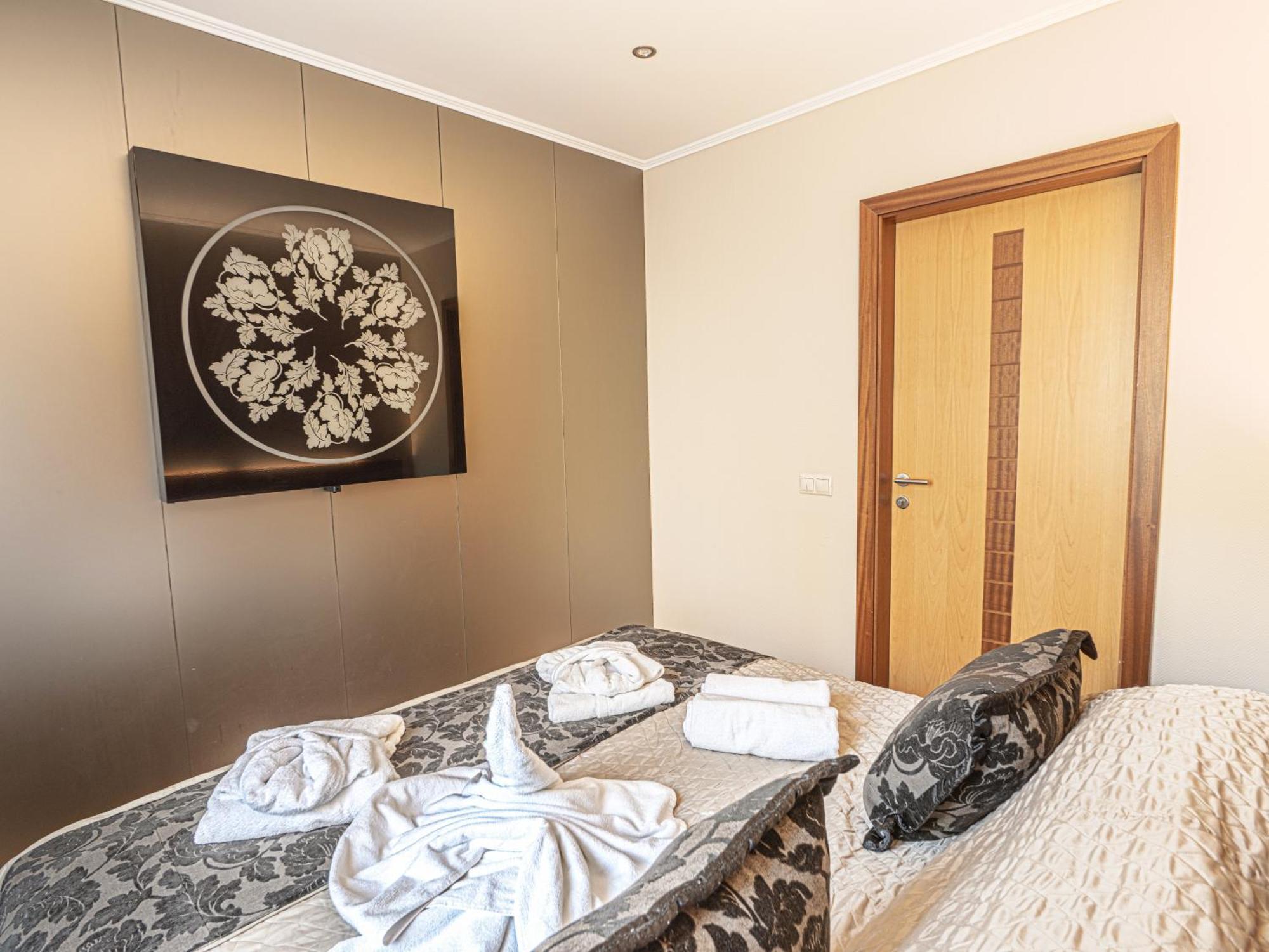 Holiday Beach Budapest Wellness Hotel With Sauna Park Екстериор снимка