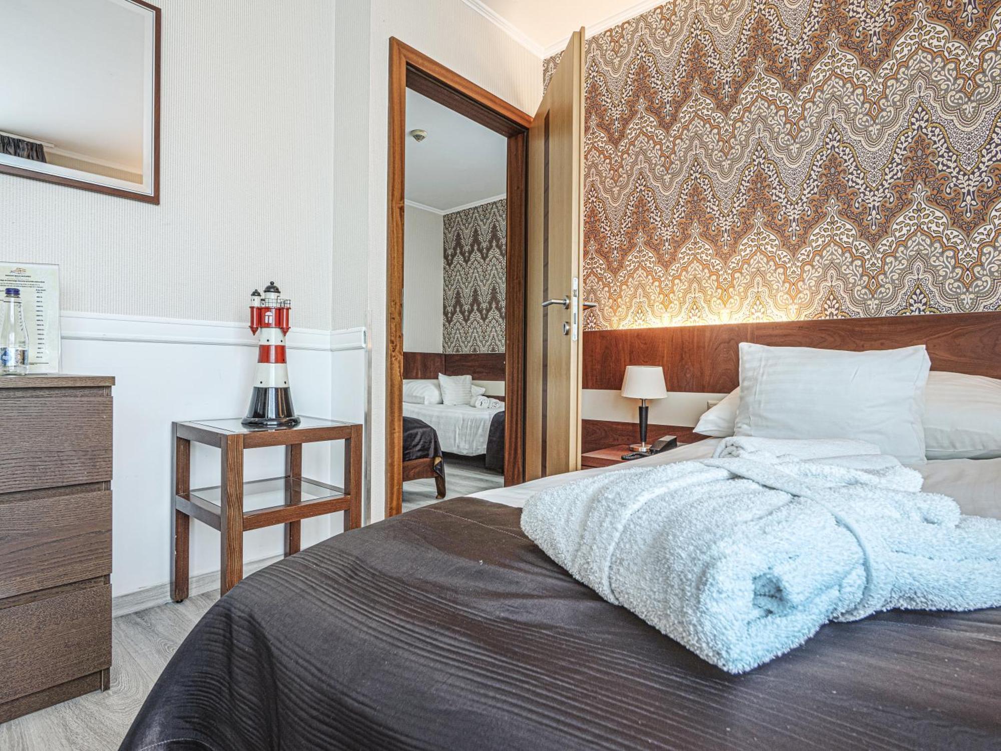 Holiday Beach Budapest Wellness Hotel With Sauna Park Екстериор снимка