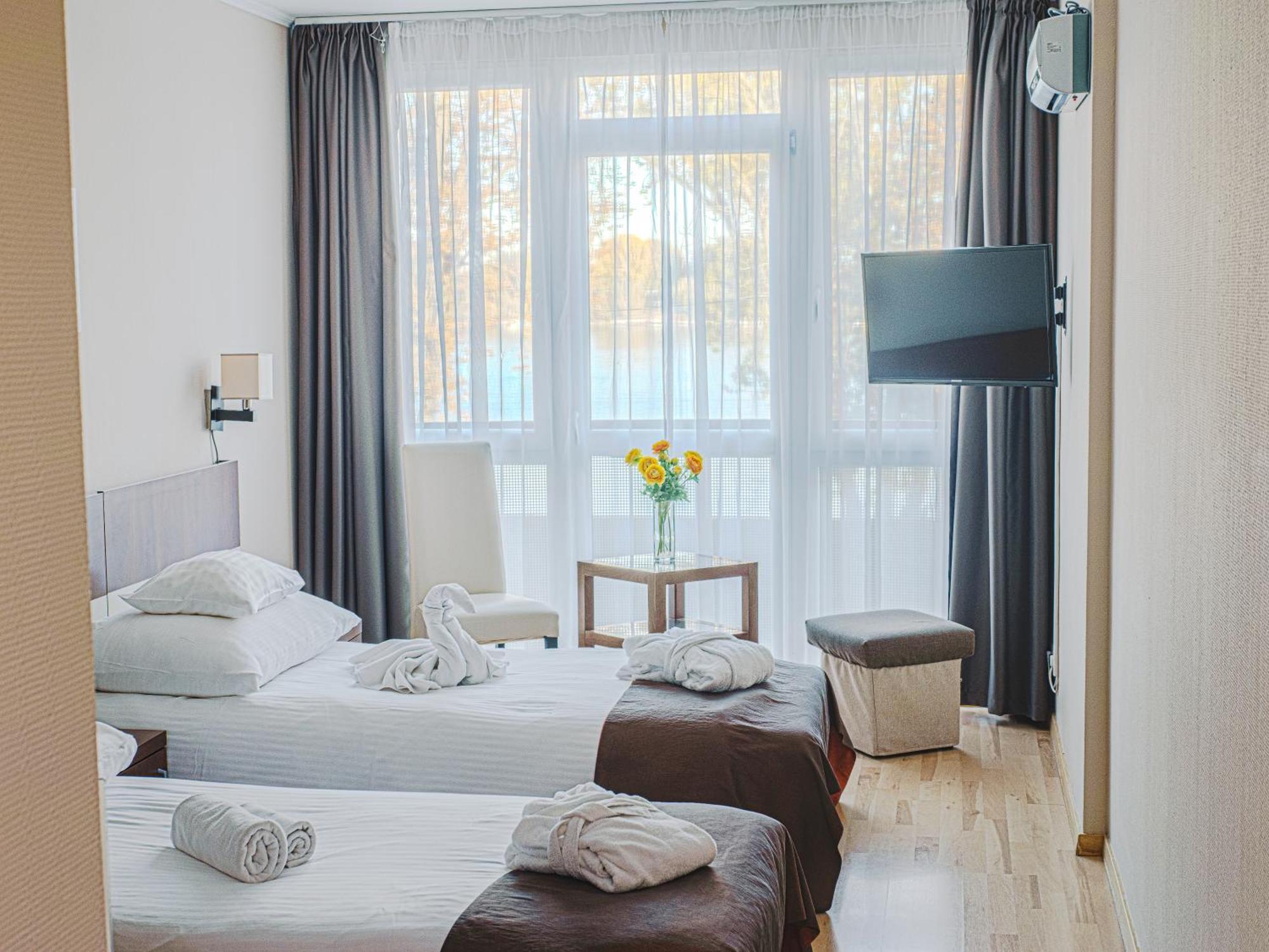 Holiday Beach Budapest Wellness Hotel With Sauna Park Екстериор снимка