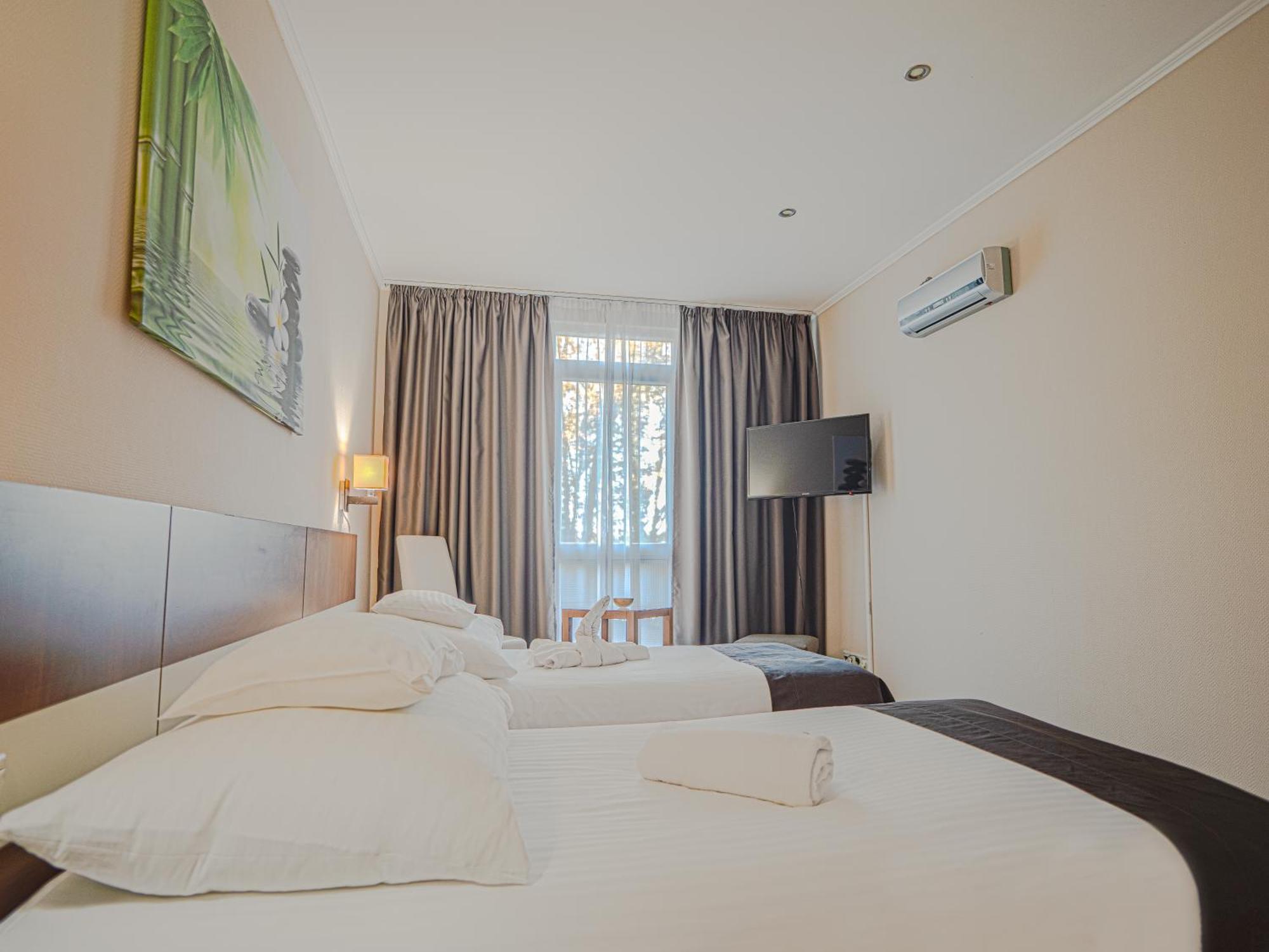 Holiday Beach Budapest Wellness Hotel With Sauna Park Екстериор снимка