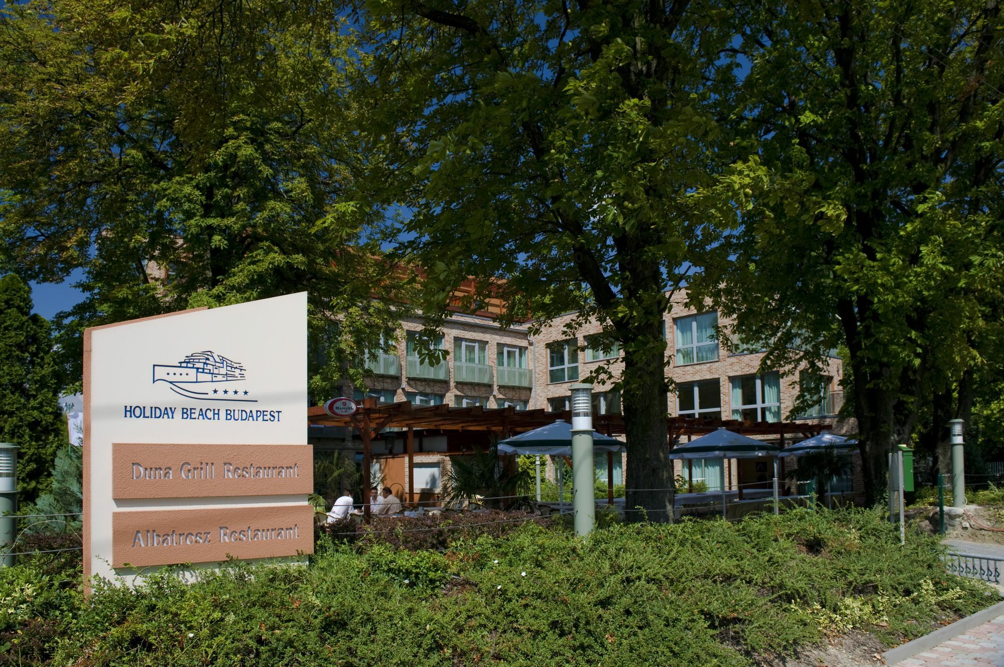 Holiday Beach Budapest Wellness Hotel With Sauna Park Екстериор снимка